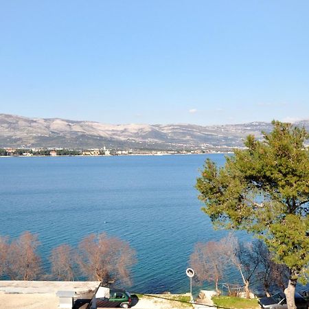 Apartments By The Sea Arbanija, Ciovo - 1085 特罗吉尔 外观 照片