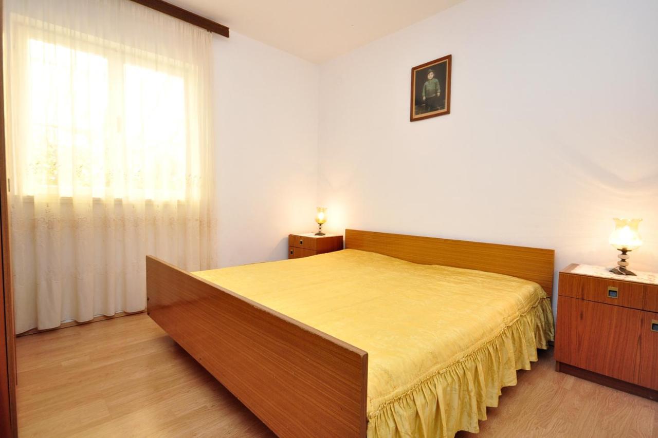 Apartments By The Sea Arbanija, Ciovo - 1085 特罗吉尔 外观 照片