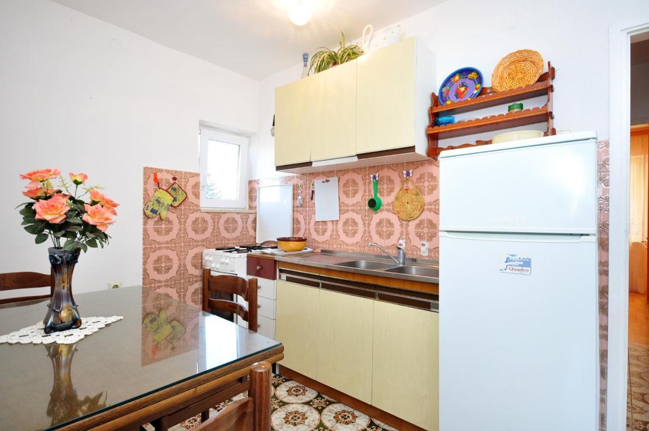 Apartments By The Sea Arbanija, Ciovo - 1085 特罗吉尔 外观 照片